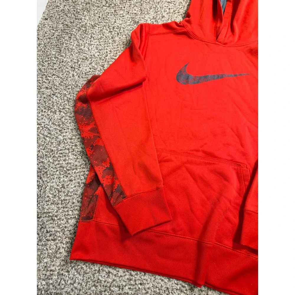 Nike Therma-FIT Hoodie Red Digital Camo Swoosh Pullover Boys XL Sweatshirt